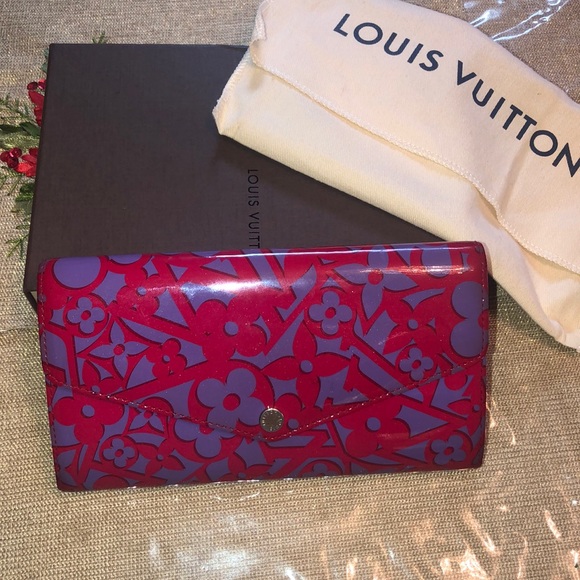 Louis Vuitton Handbags - Authentic Louis Vuitton wallet